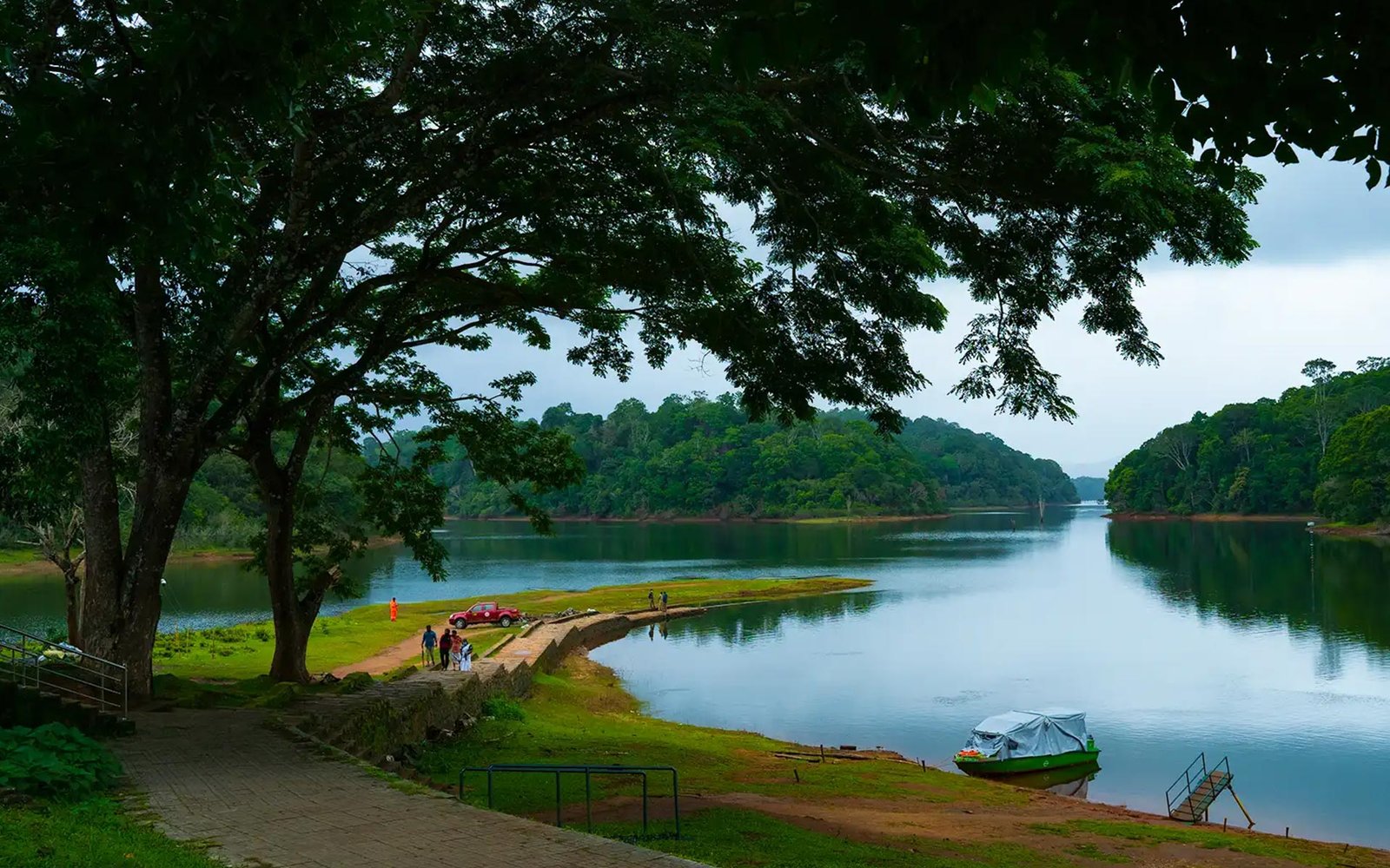 Welcome to Taj Tourist Home